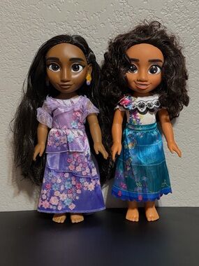 Jakks Pacific Disney Encanto Isabela & Maribel Dolls